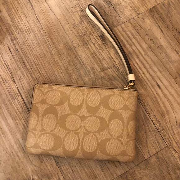 Coach wristlet - Picture 2 of 3